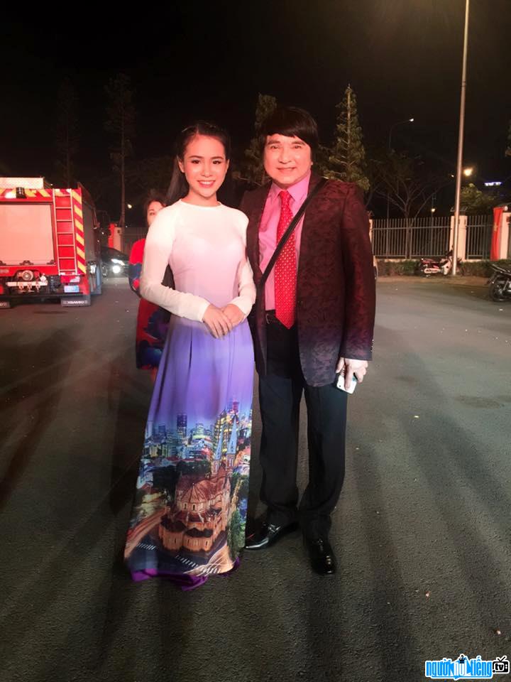  Quynh Trang with artist Chi Tam