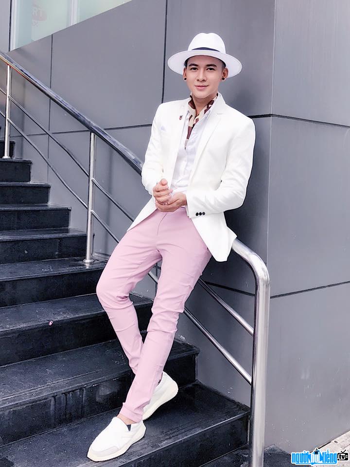 Hot boy image of handsome Sonny Hupa with bright colors