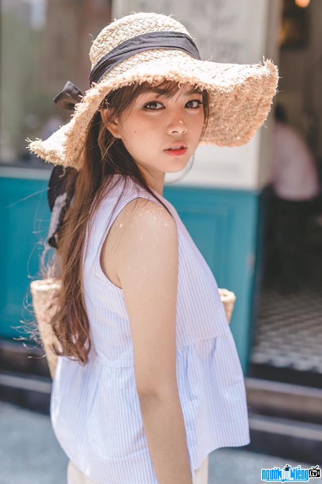 Hot girl Hien Tiny is a lookbook model that is loved by many netizens