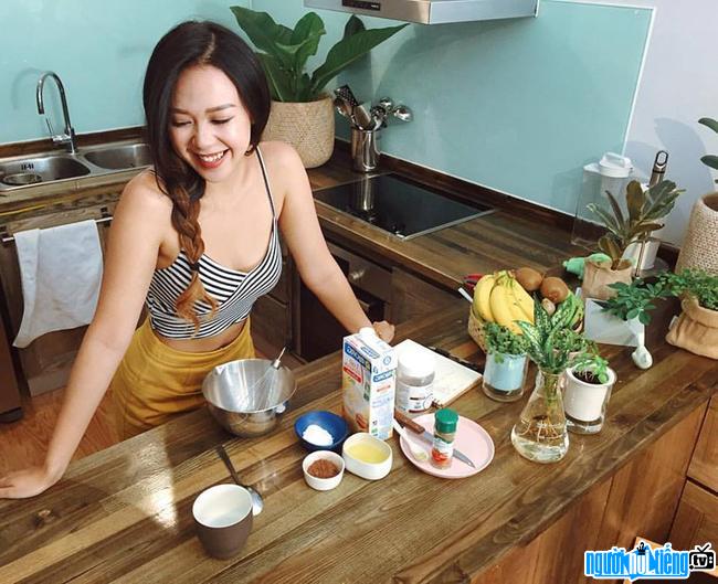 Hot girl Hiyo Anh Le always adheres to a scientific diet to have a beautiful body