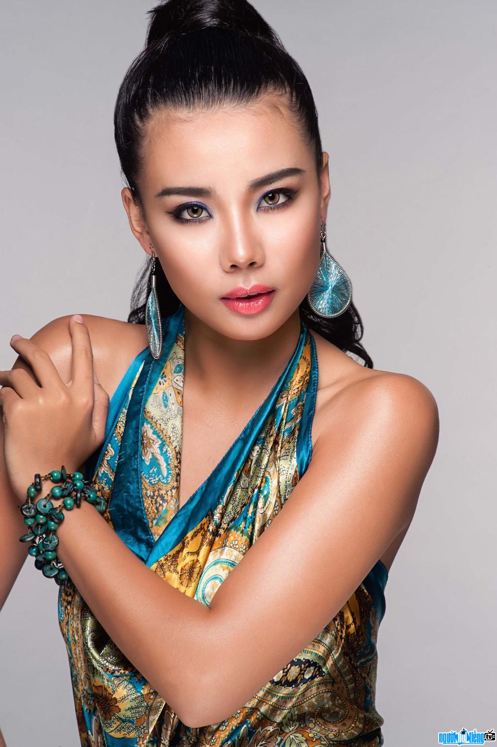 Hình ảnh người mẫu Lại Thanh Hương