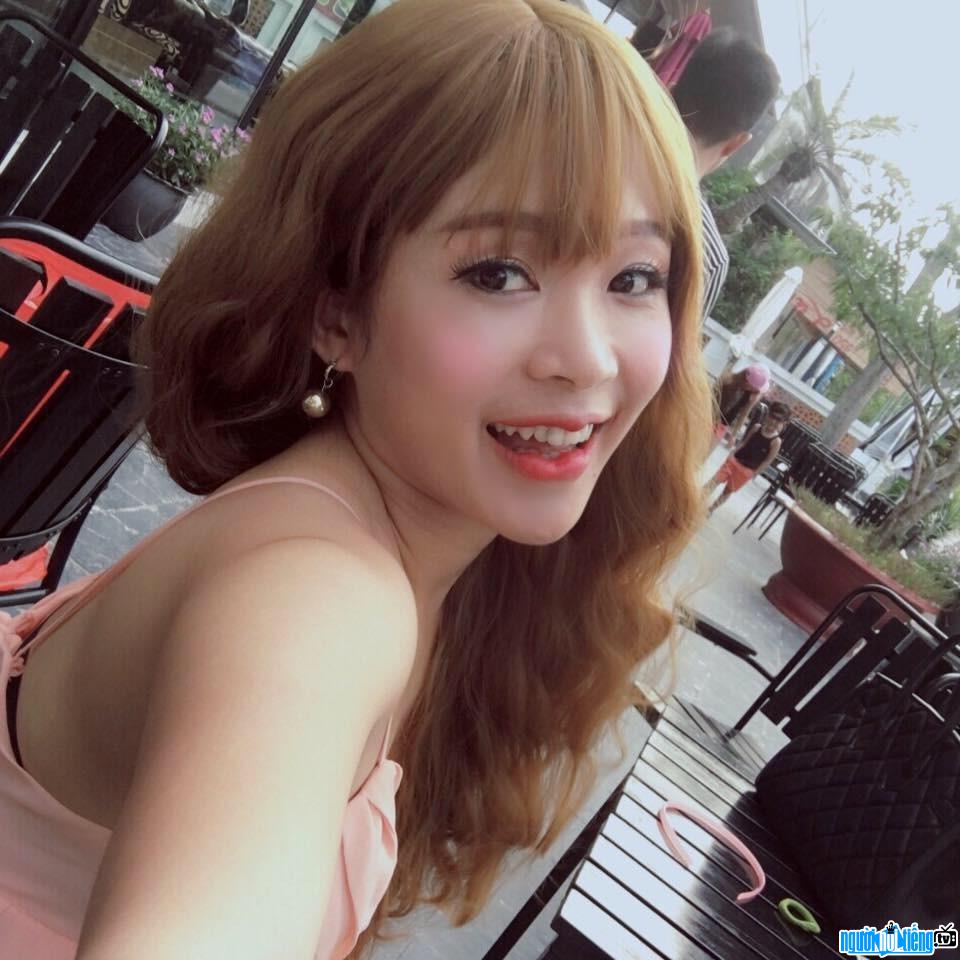 Hot girl Nguyen Quynh Anh condom saint