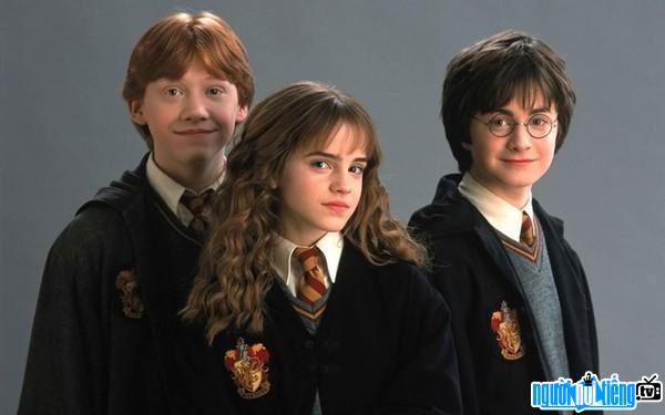 Harry Potter and 2 friends Hermione Granger and Ronald Weasley in the movie