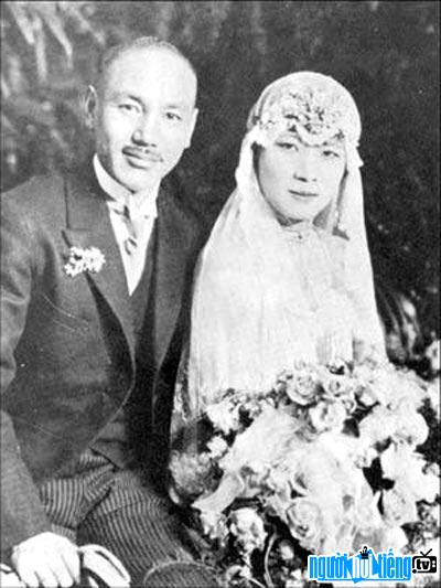  Wedding photo of Chiang Kai-shek and Song My Linh