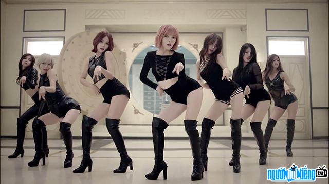 Group AOA with beautiful choreography