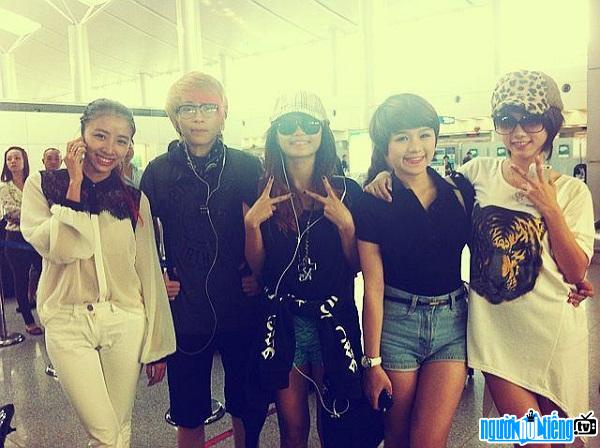  the first K-pop standard female idol group