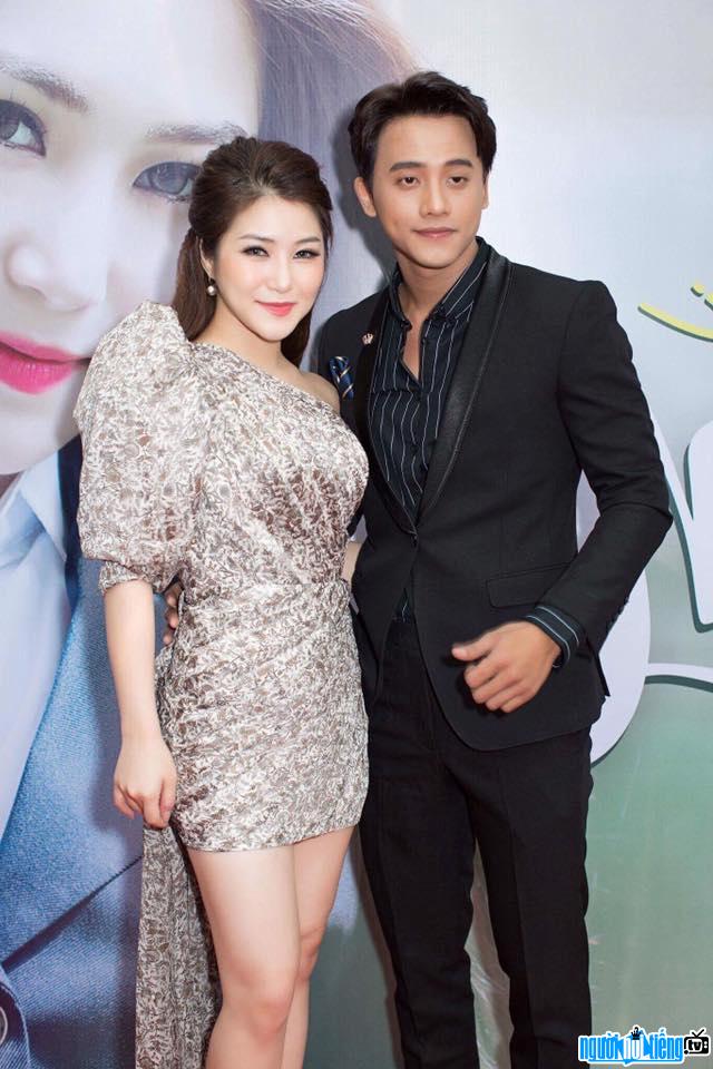 Bức ảnh hot boy Mai Tài Phến và nữ ca sĩ Hương Tràm