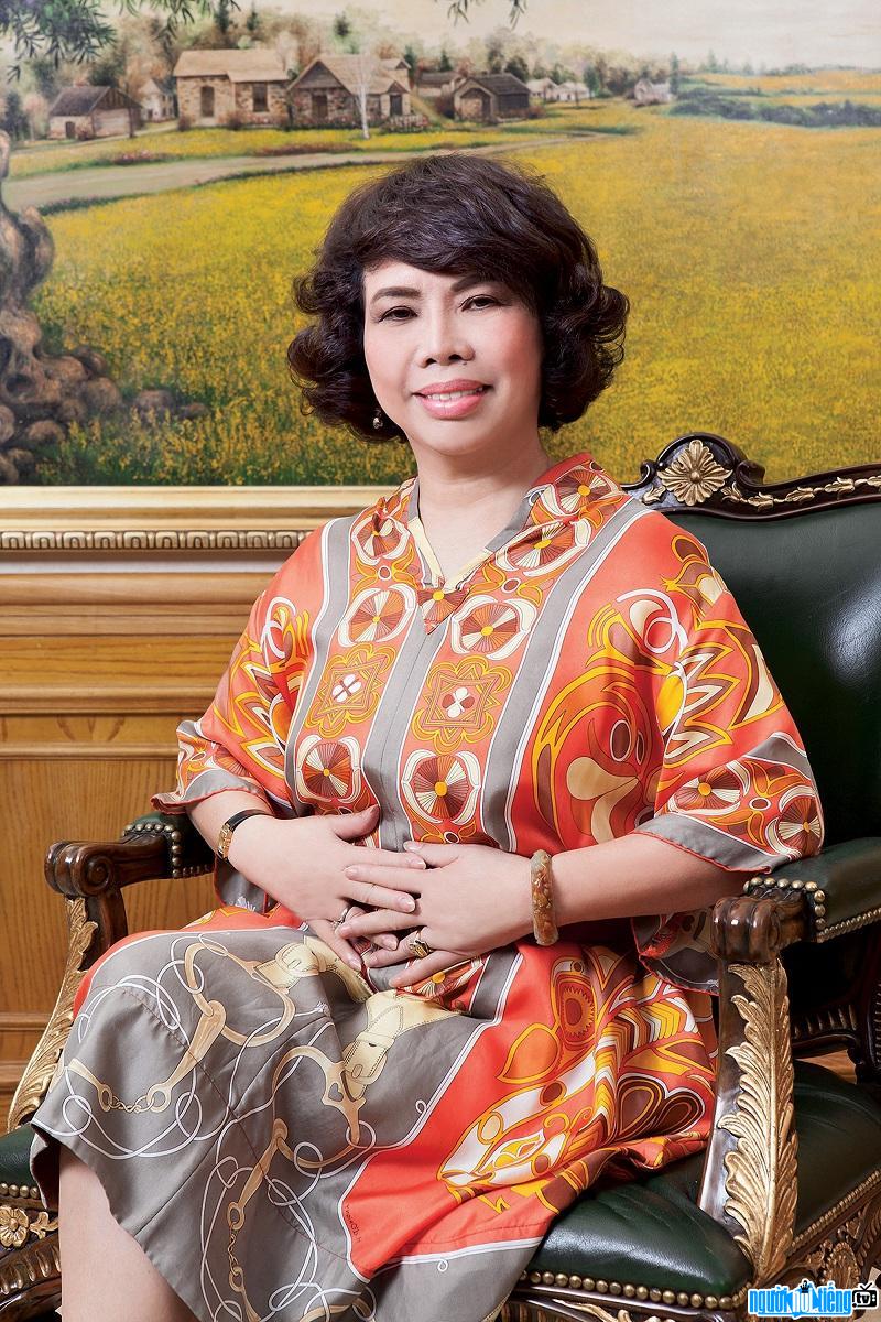 The noble beauty of businessman Thai Huong