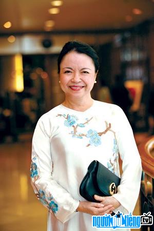 Mrs. Mai Thanh charming in ao dai
