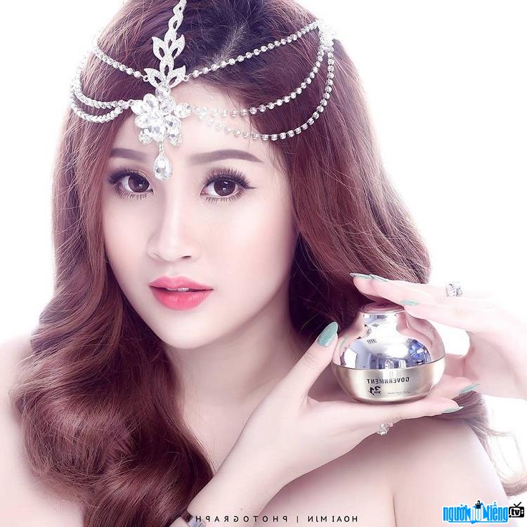  Entrepreneur Nhu Y founded his own cosmetic brand