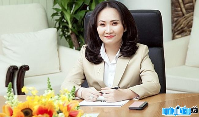  beautiful Mrs. Dang Huynh Uc My at the desk