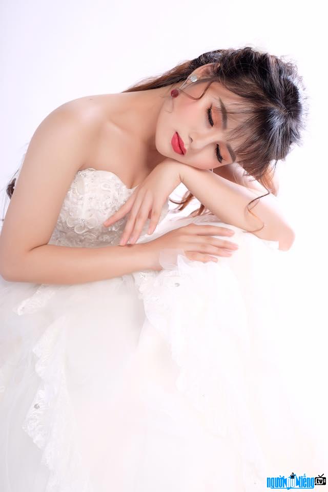  Hot girl Ngoc Mai transformed into a beautiful bride