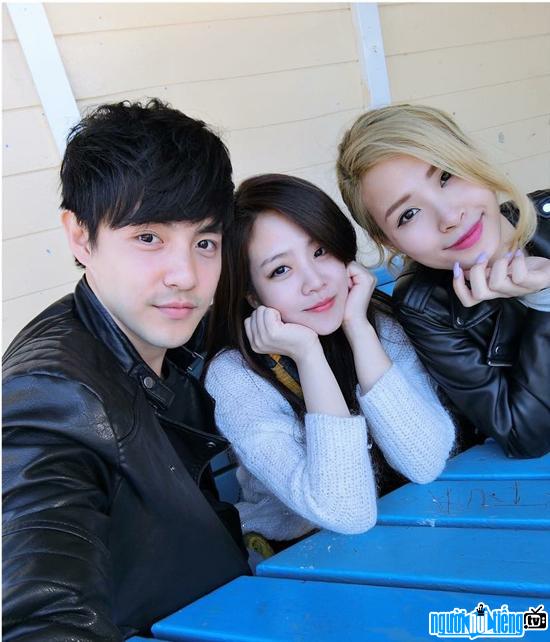 Hot girl Mr. Thoai Lien with his brother Ong Cao Thang and future sister-in-law Dong Nhi