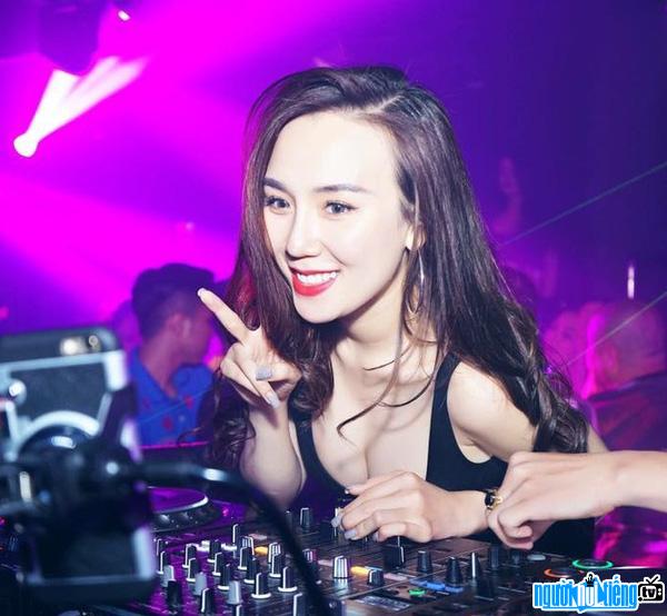 Hình ảnh về nữ DJ nổi tiếng Thanh Thảo