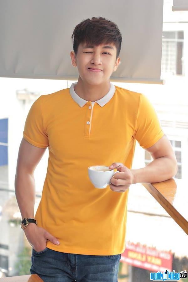  The lovely look of actor Huy Phong