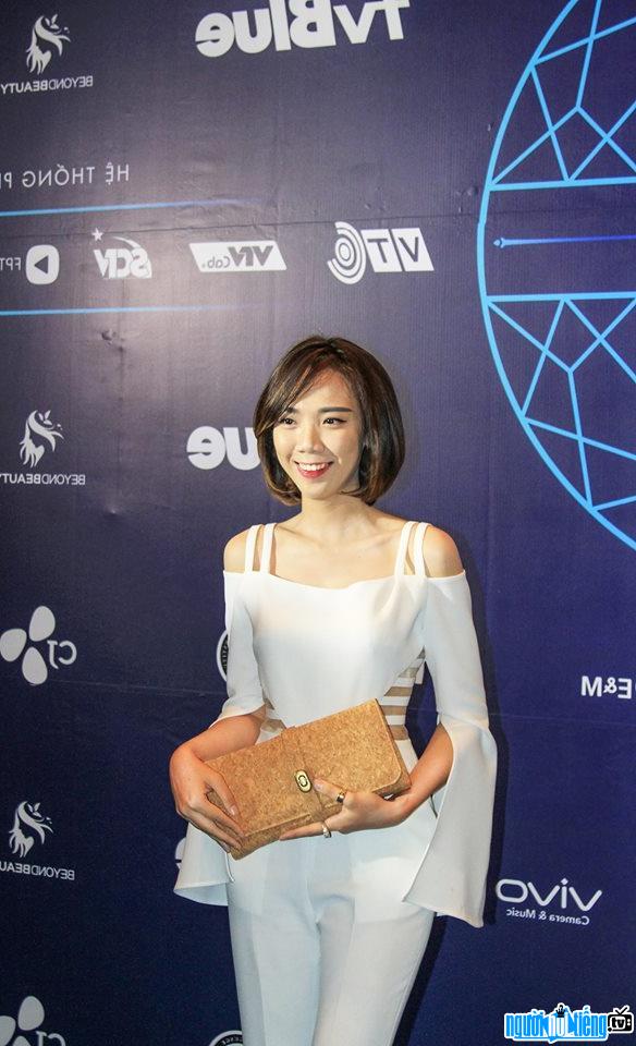 Nữ đạo diễn Luk Vân xinh đẹp trong một sự kiện gần đây