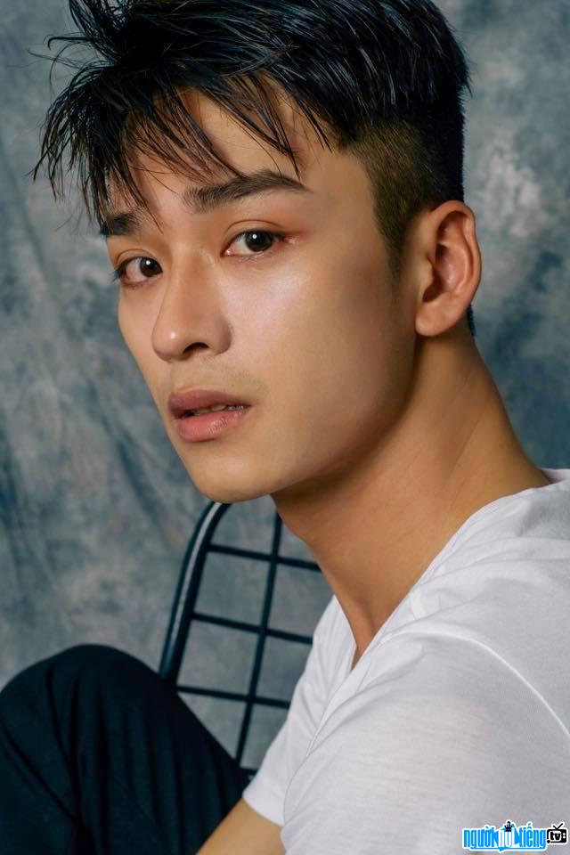 Junyi Tran - a multi-talented hot boy