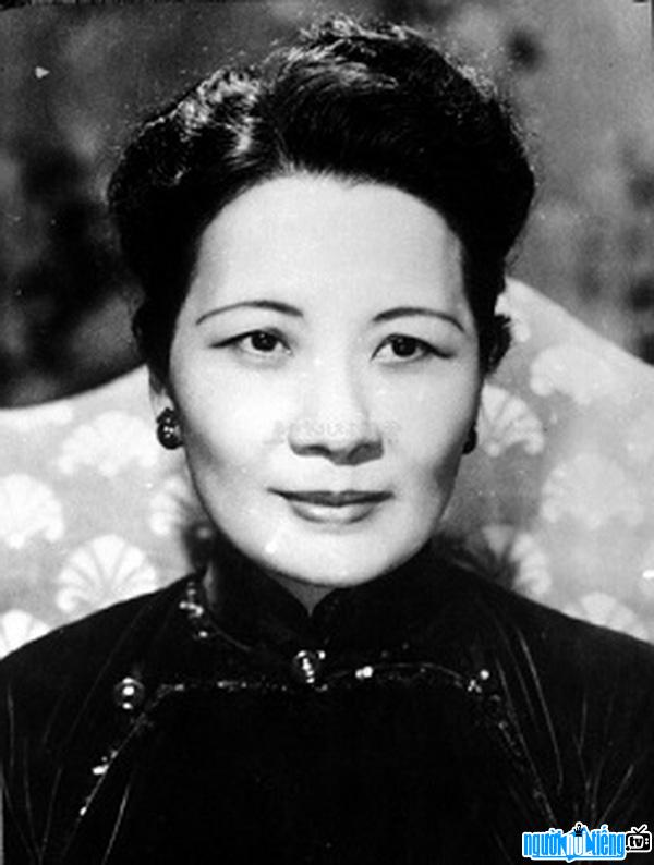  Lady Tong My Linh in her youth