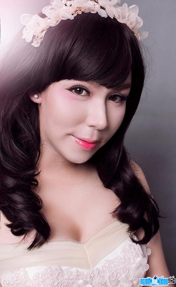  Makeup artist Nguyen Manh Quan dressed up as a beautiful hot girl
