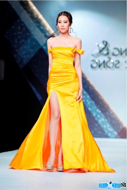 Model Kiki Le has performed 11 times at Vietnam International Fashion Week