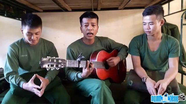 The songs of the Three Soldiers express the soldier's love
