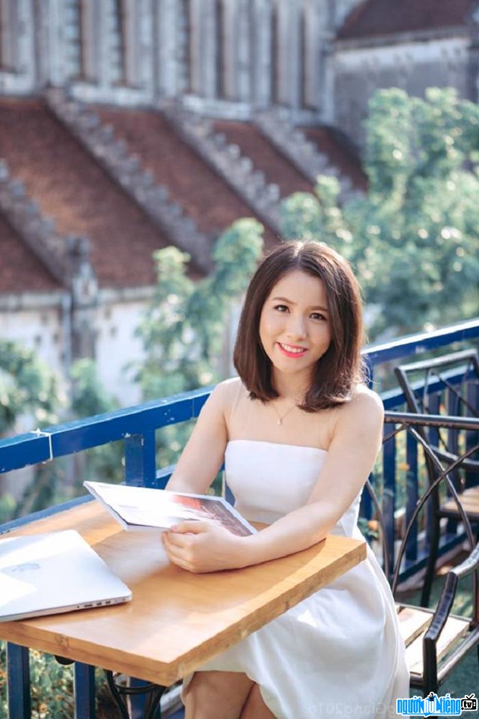 Cô giáo trẻ Phan Kiều Trang giám đốc trung tâm Elight