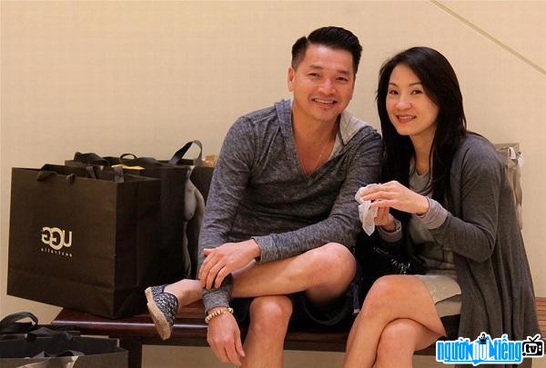  Quang Minh and his wife comedian