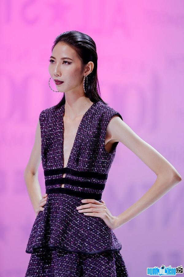  Cao Ngan is judged to have a body and face suitable for modeling