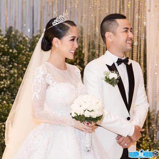 Wedding photo of hot girl Trang Pilla and brother of singer Bao Thi