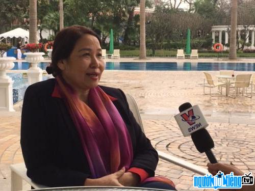 Nữ doanh nhân Vũ Thị Thuận trao đổi với phóng viên