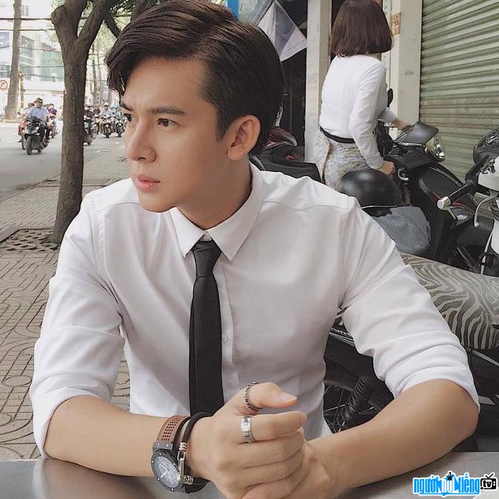  Hot boy Tran Huu Phat has a familiar face with Saigon youth