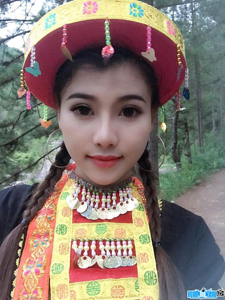  Image of hot girl Nhung Xuxy making a beautiful ethnic girl