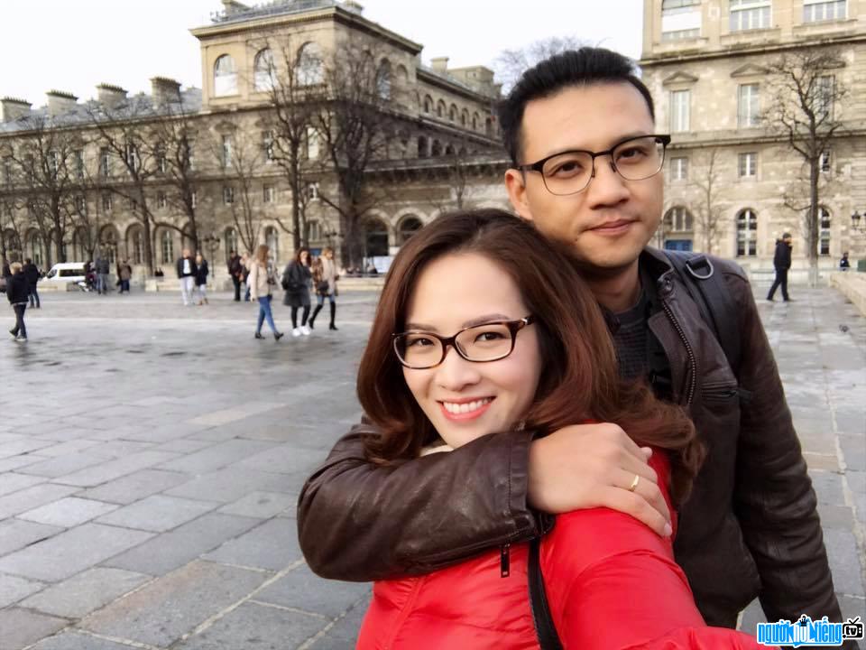 The latest picture of director Khai Anh with his wife - Acting Editor actor Dan Le