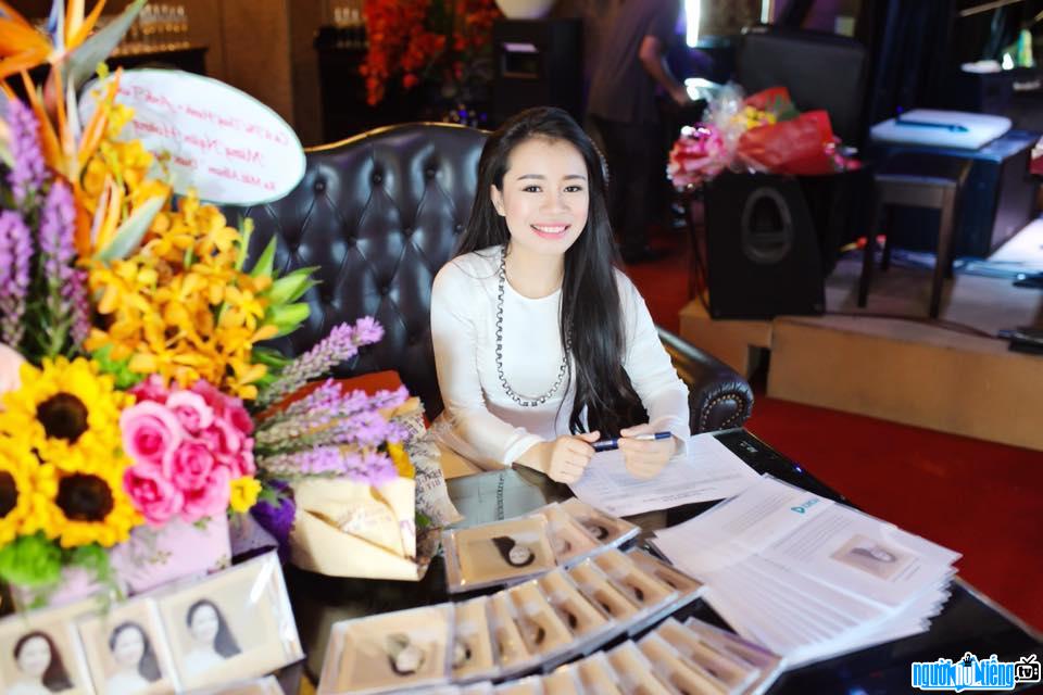  Picture of singer Van Ngan Hoang at the launch of her album