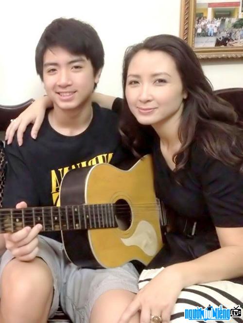 MC Khanh Huyen with her eldest son