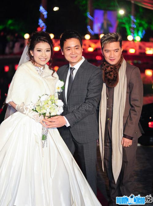 Bức ảnh diễn viên Quỳnh Tứ cùng chồng và ca sĩ Đàm Vĩnh Hưng