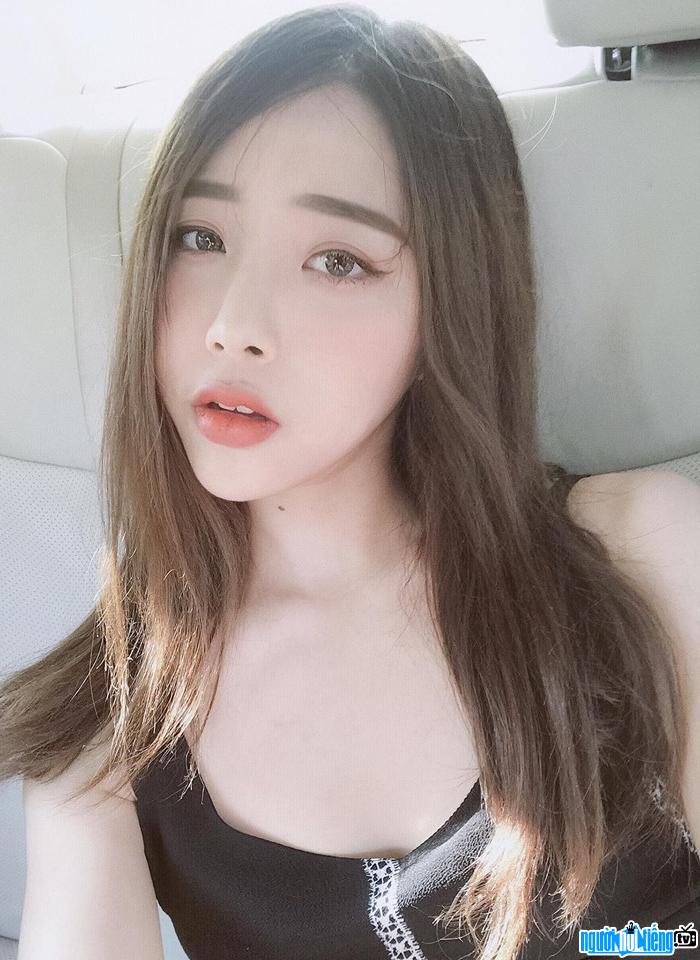 Một hình ảnh mới nhất về hot girl Trần Bích Hạnh