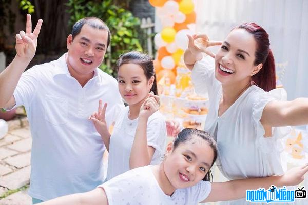 Gia đình hạnh phúc của nhạc sĩ Minh Khang