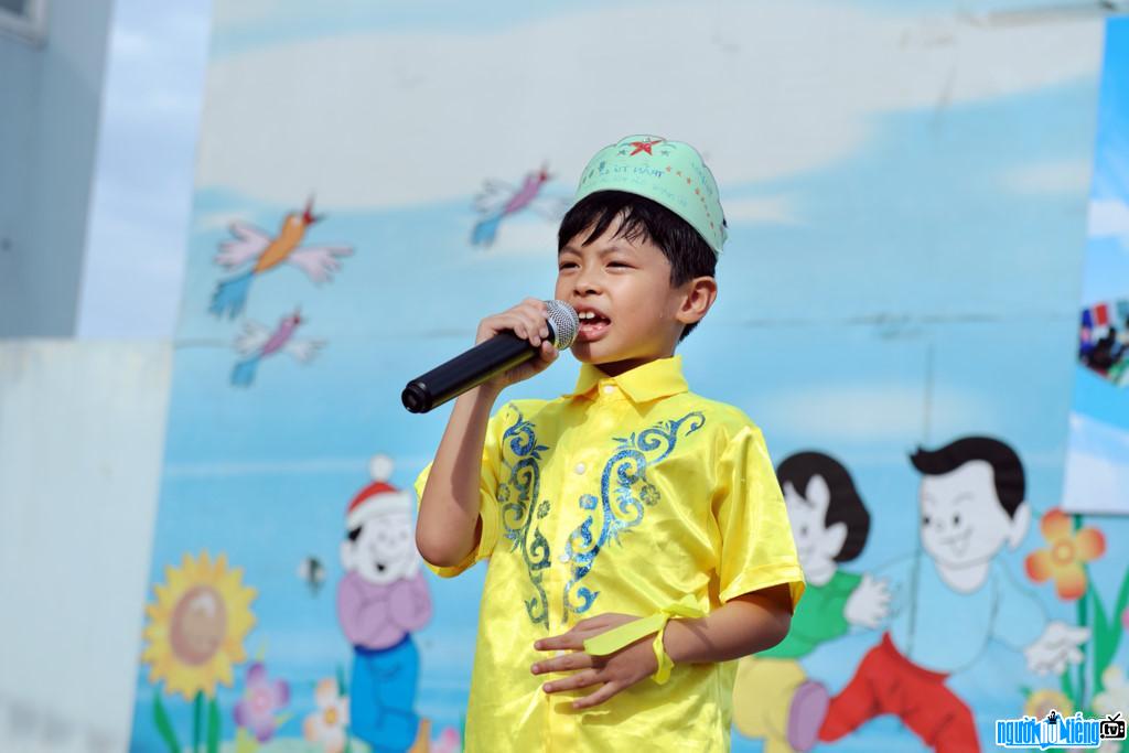  Tran Bom's image at a children's program