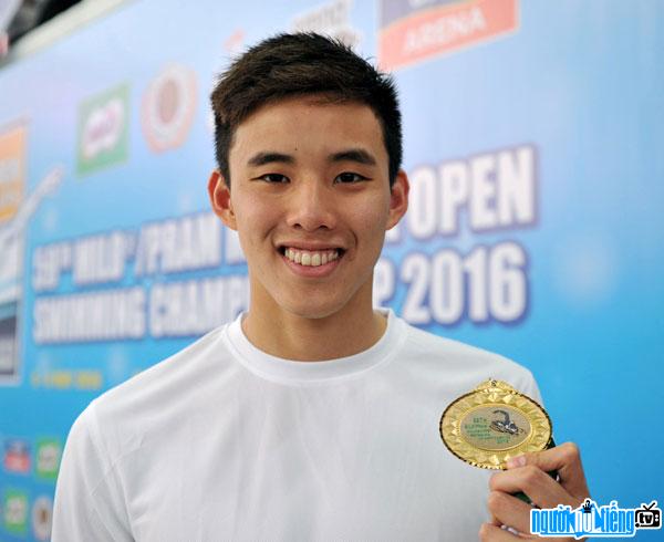 Swimmer Welson Sim has captured the hearts of women thanks Sweet smile