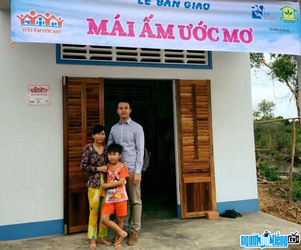  Entrepreneur Le Dang Khoa presents a house of gratitude