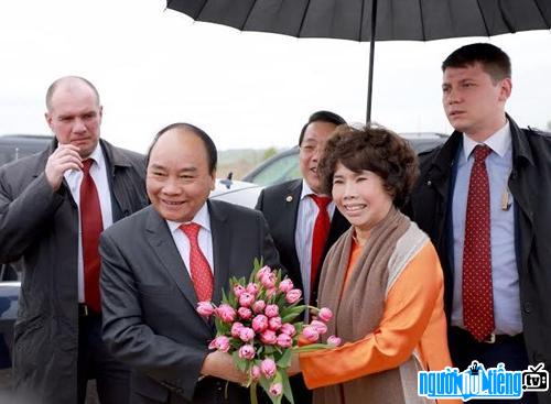 Bà Thái Hương cùng thủ tướng Nguyễn Xuân Phúc tại Lễ khởi công Dự án Tổ hợp chăn nuôi bò sữa tại Nga