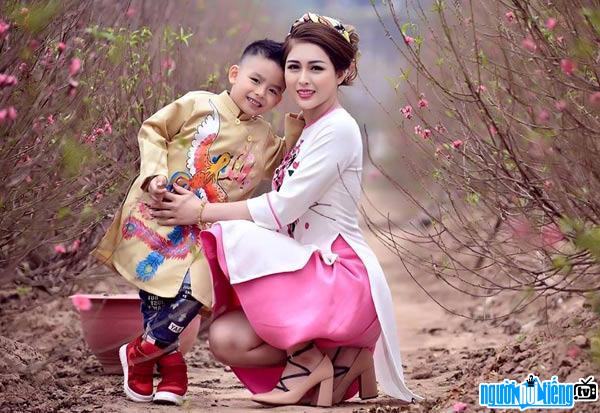 Diễn viên Võ Thanh Hiền là bà mẹ đơn thân của một bé trai kháu khỉnh