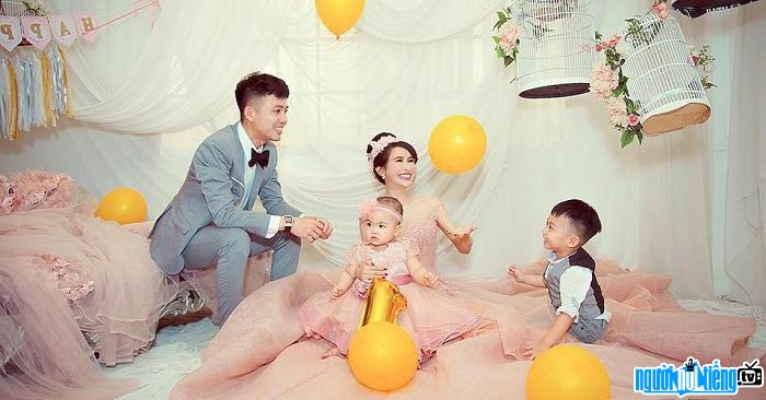  Happy family of businessman Minh Plastic