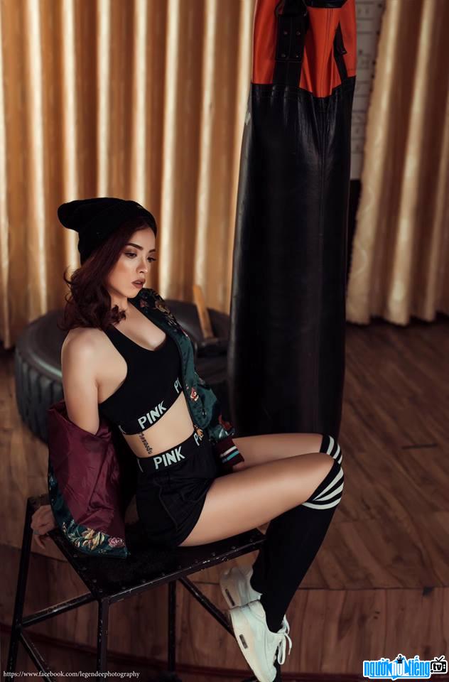 Hình ảnh hot girl Xô Tít khoe thân hình nóng bỏng