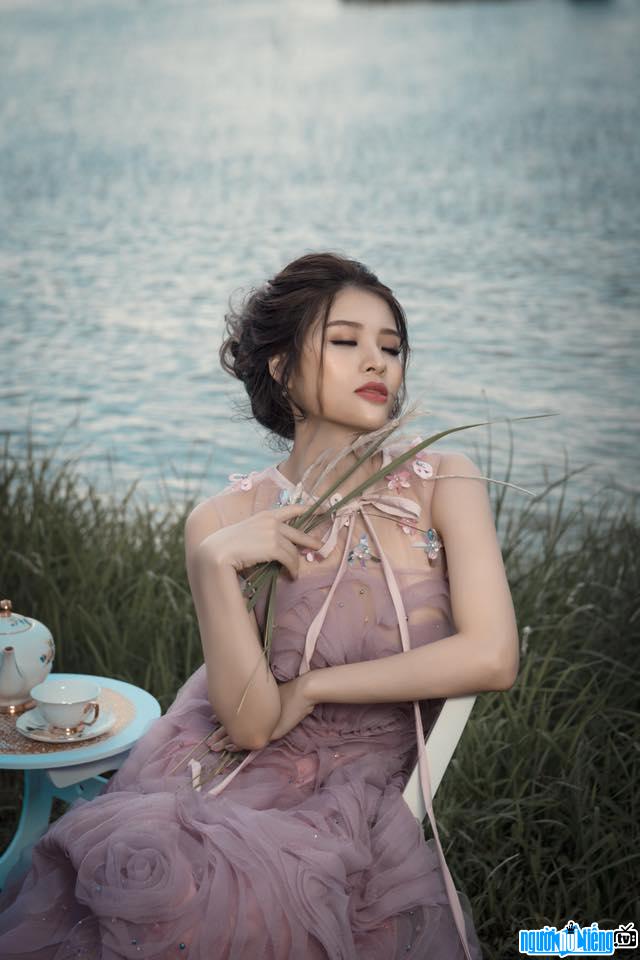 Hình ảnh hoa hậu Phan Hoàng Thu gợi cảm và kiêu sa