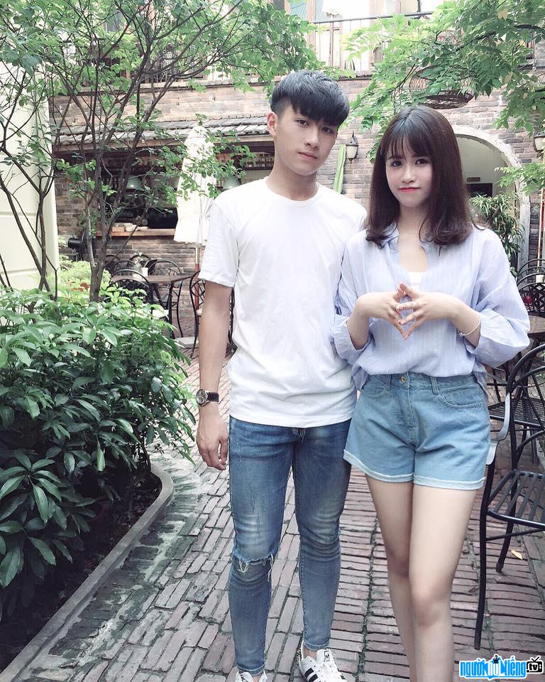Lee Anh with his sister