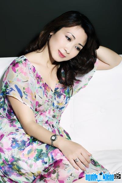Một hình ảnh chân dung khác về nữ diễn viên - MC Khánh Huyền