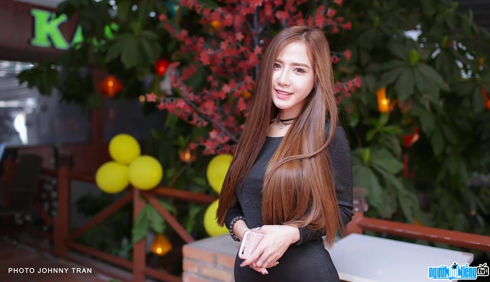  Hot girl Tang Thien Kim in the press conference to launch the MV of singer Bang Cuong