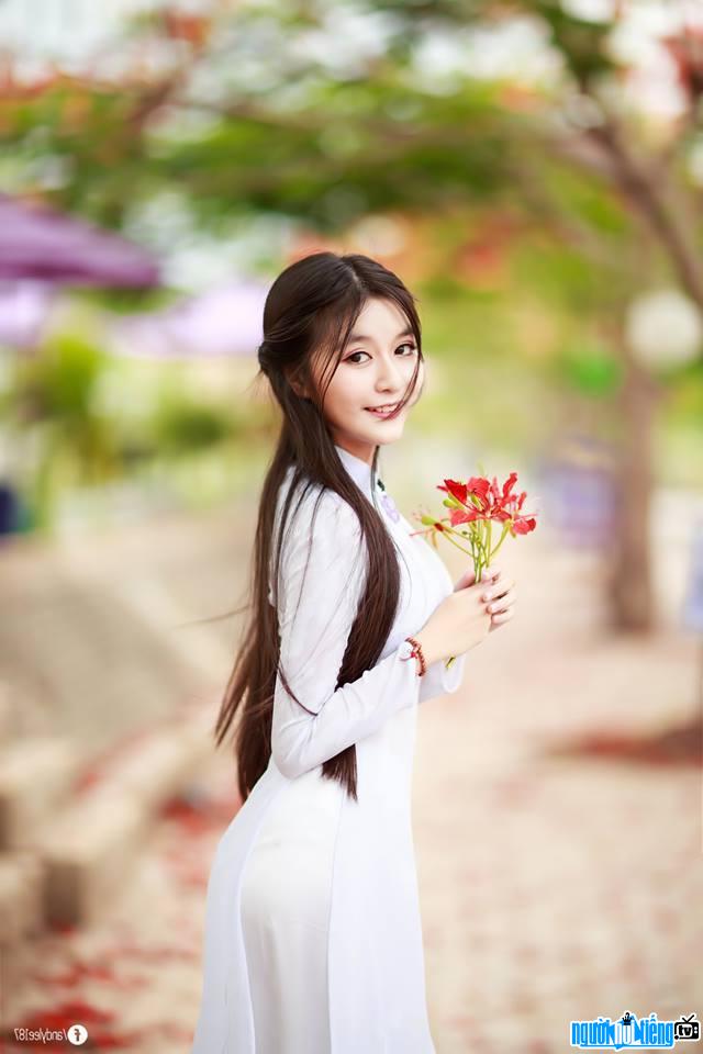 Vẻ đẹp thuần khiết của hot girl Phương Quỳnh
